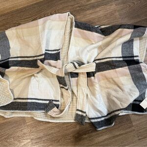 Moss Rose shawl with tie